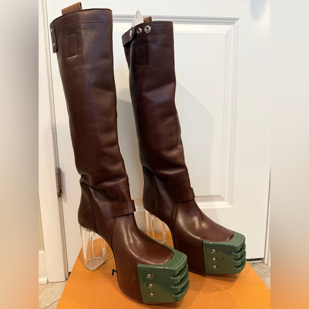 Brand New Rick Owen’s Leather riding heeled boots in dark Brown and Green.